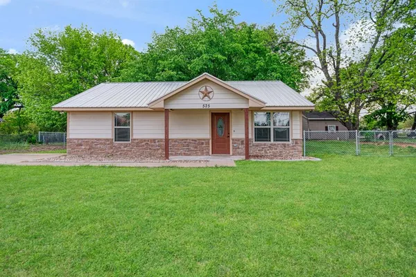 $130,000 | 525 19th Street Northwest, Paris, TX 75460