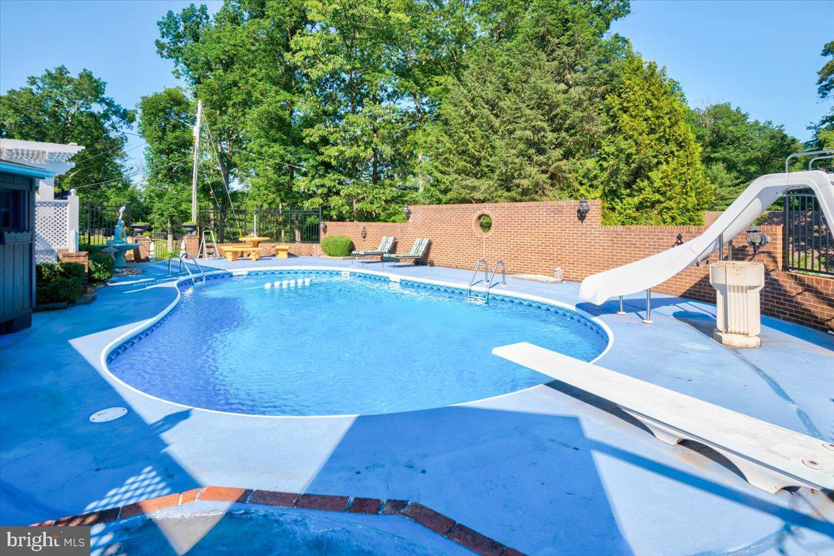 1226 Russell Road Berryville, VA 22611 - Photo 5 of 57 Gallery Image 5