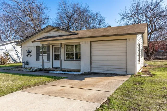 $1,650 | 6612 Avalon Drive, Watauga, TX 76148