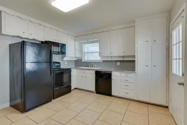 $1,650 | 6612 Avalon Drive, Watauga, TX 76148