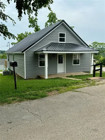 $195,000 | 401 Clara Avenue, Potosi, MO 63664
