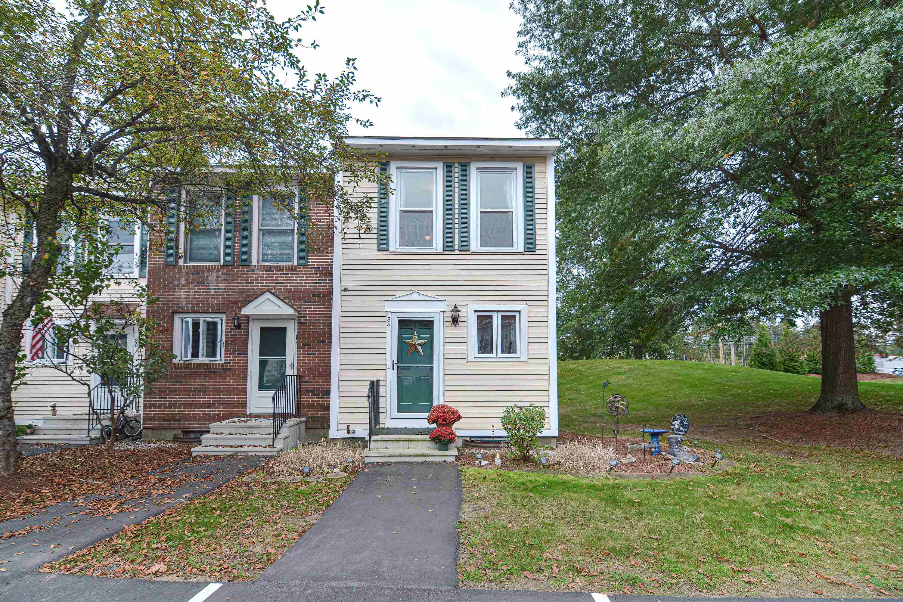 84 Shelburne Road Merrimack, NH 03054 - Photo 2 of 33