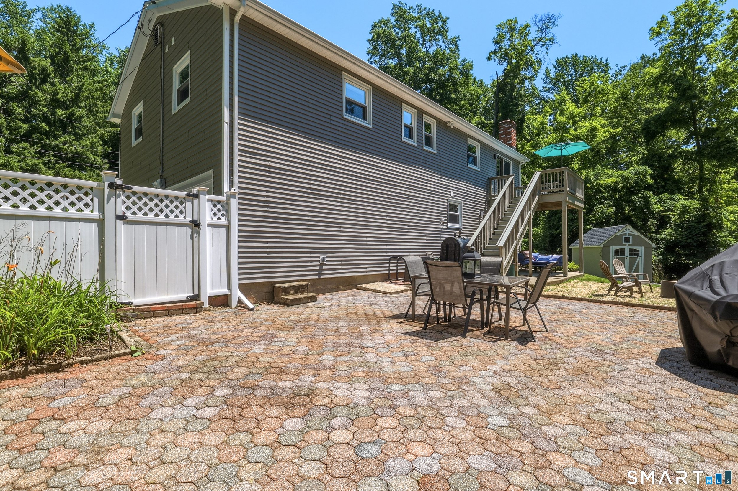 10 Albion Road New Fairfield, CT 06812 - Photo 8 of 38
