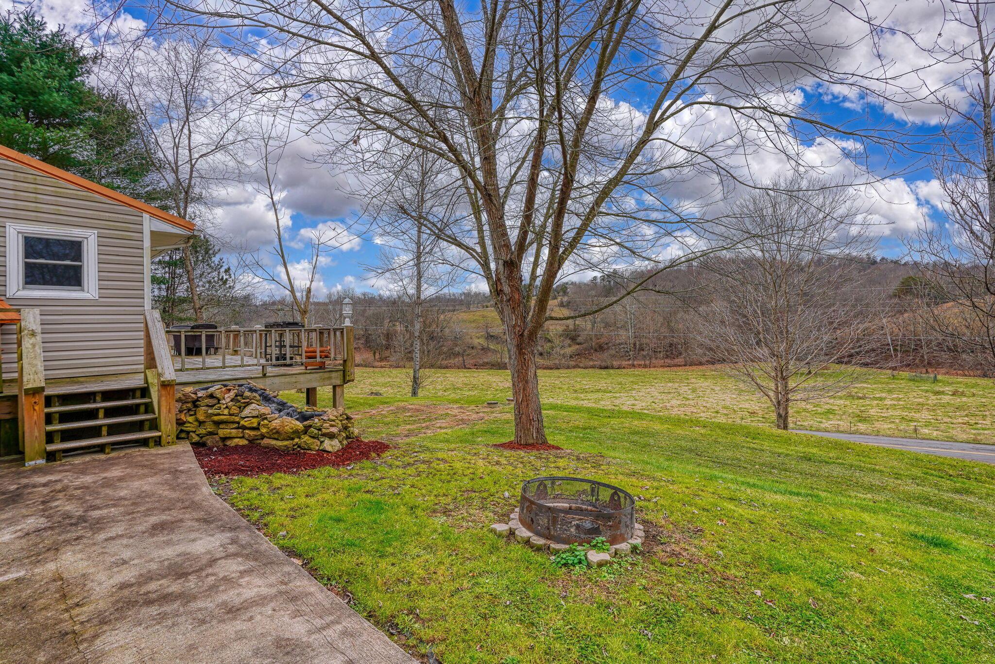 448 Jackson Furnace Road Oak Hill, OH 45656 - Photo 12 of 33 12. Yard