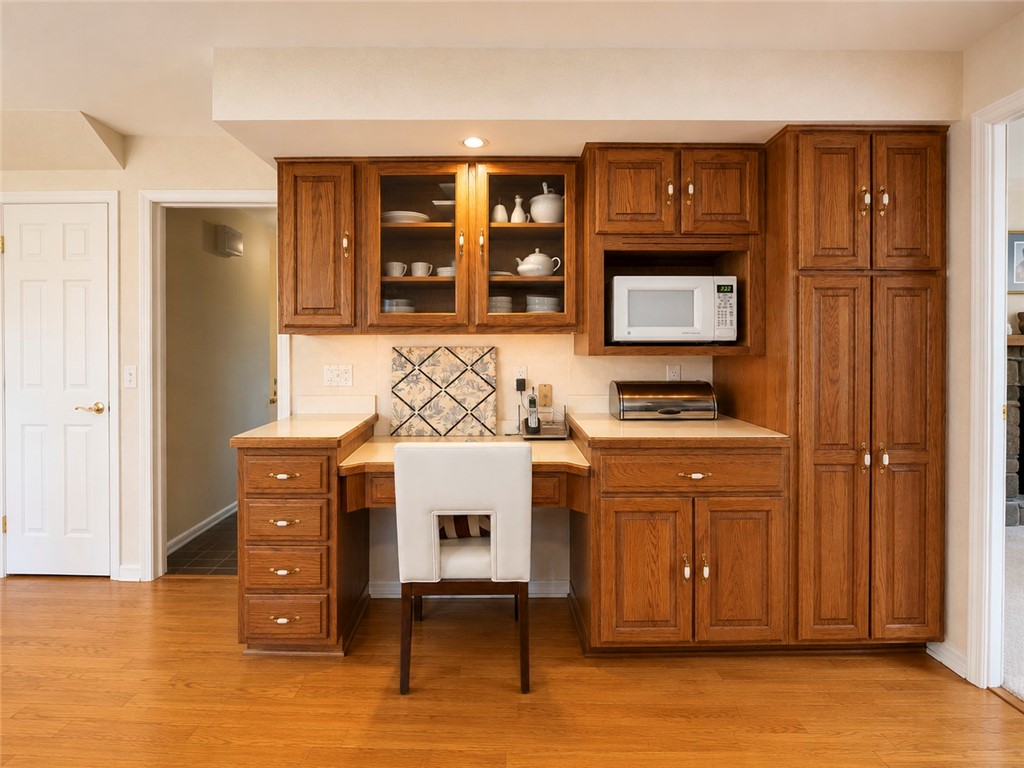 76 Bromley Road Pittsford, NY 14534 - Photo 9 of 50