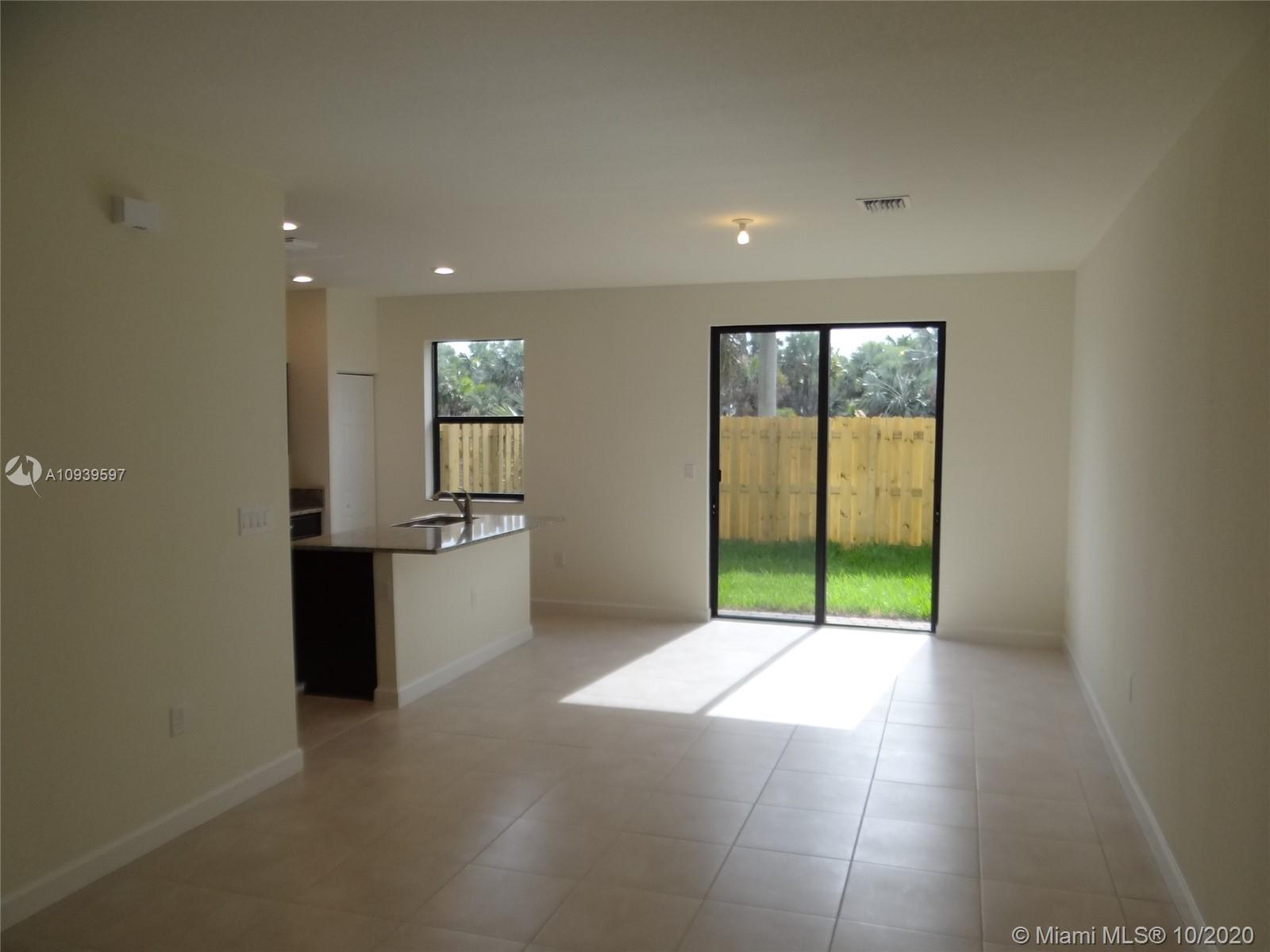 25259 Southwest 114th Court Homestead, FL 33032 - Photo 5 of 19