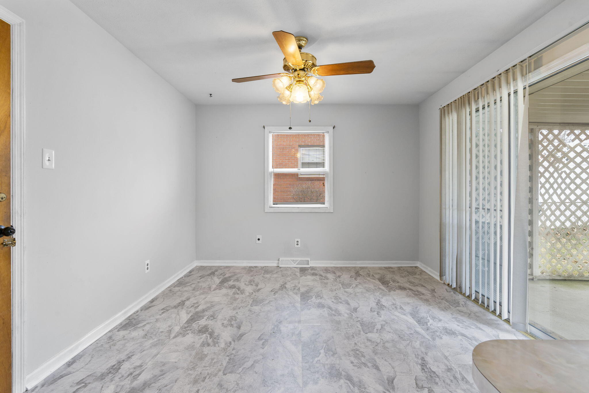545 Lin Wal Road Lexington, KY 40505 - Photo 8 of 23 10-web-or-mls-DSC06413