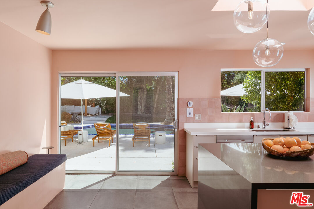 550 North Arquilla Road Palm Springs, CA 92262 - Photo 14 of 51