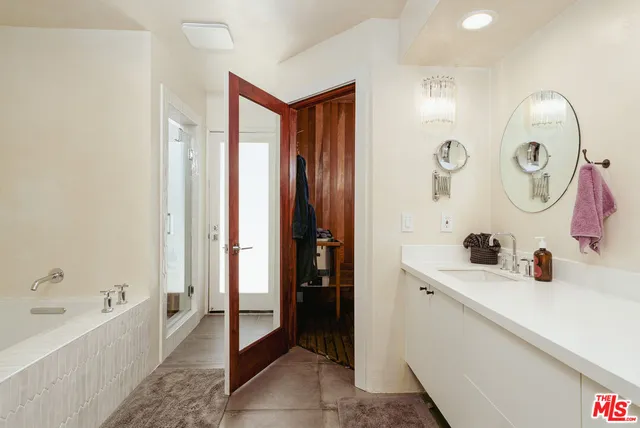 $2,550,000 | 550 North Arquilla Road, Palm Springs, CA 92262