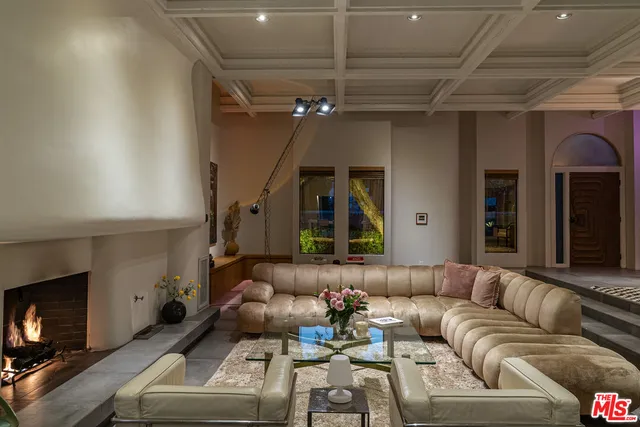 $2,550,000 | 550 North Arquilla Road, Palm Springs, CA 92262