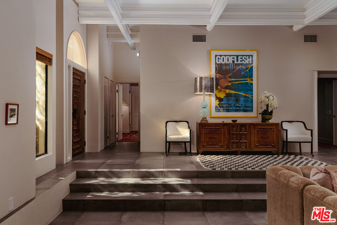 550 North Arquilla Road Palm Springs, CA 92262 - Photo 6 of 51