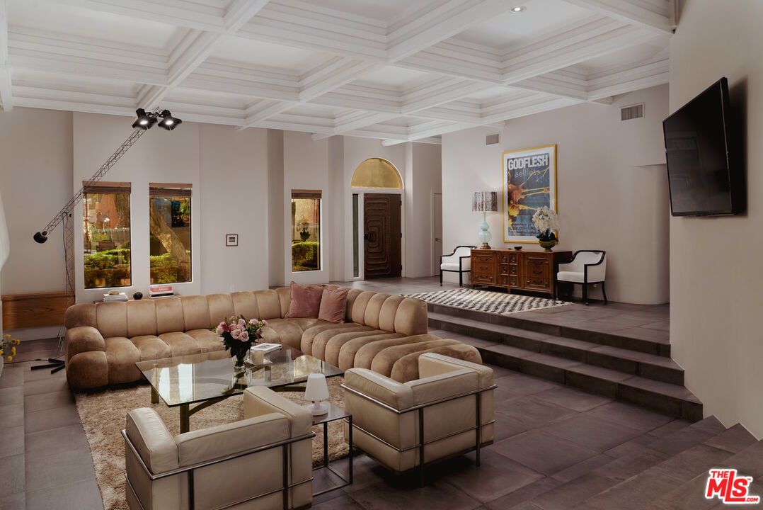 550 North Arquilla Road Palm Springs, CA 92262 - Photo 7 of 51