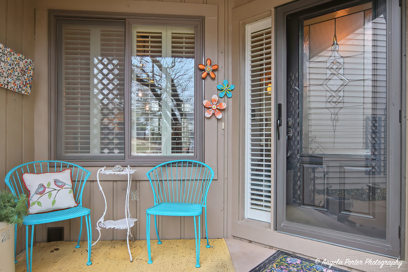 890 Shoreline Road Lake Barrington, IL 60010 - Photo 35 of 42 a front view of a house with outdoor seating