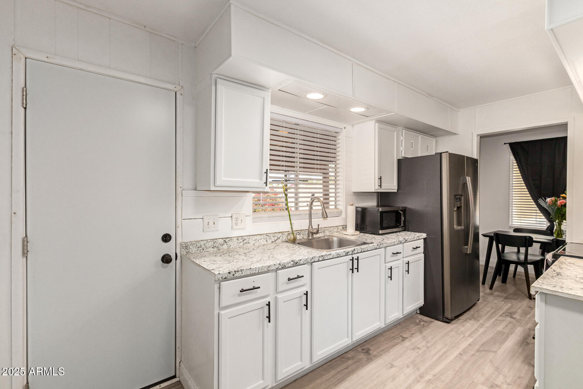 4118 East Ridge Road Phoenix, AZ 85042 - Photo 12 of 28 Gallery Image 12