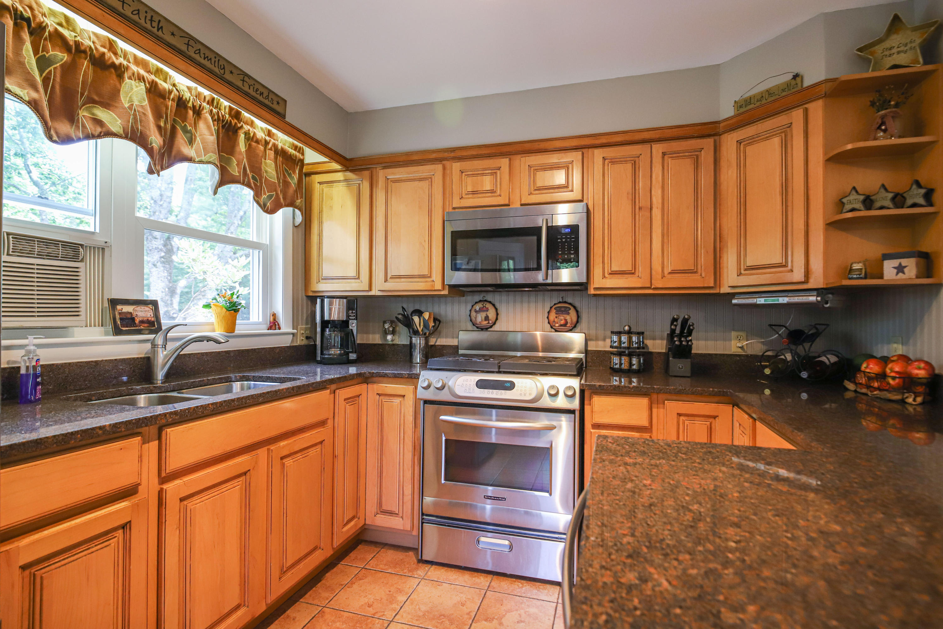 8 Village View Road Standish, ME 04084 - Photo 6 of 42 8 Village View Rd Standish - 5