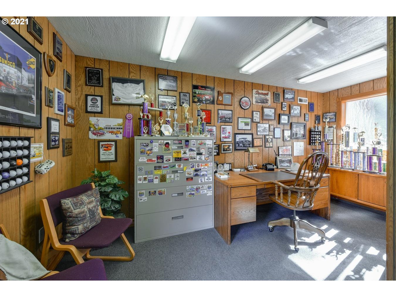 38636 Southeast Hudson Road Sandy, OR 97055 - Photo 31 of 32 a work room with furniture and a floor to ceiling window