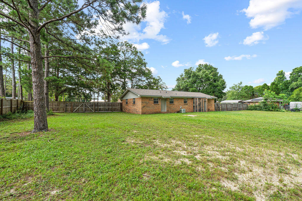 5360 Monterrey Road Crestview, FL 32539 - Photo 25 of 32 Backyard