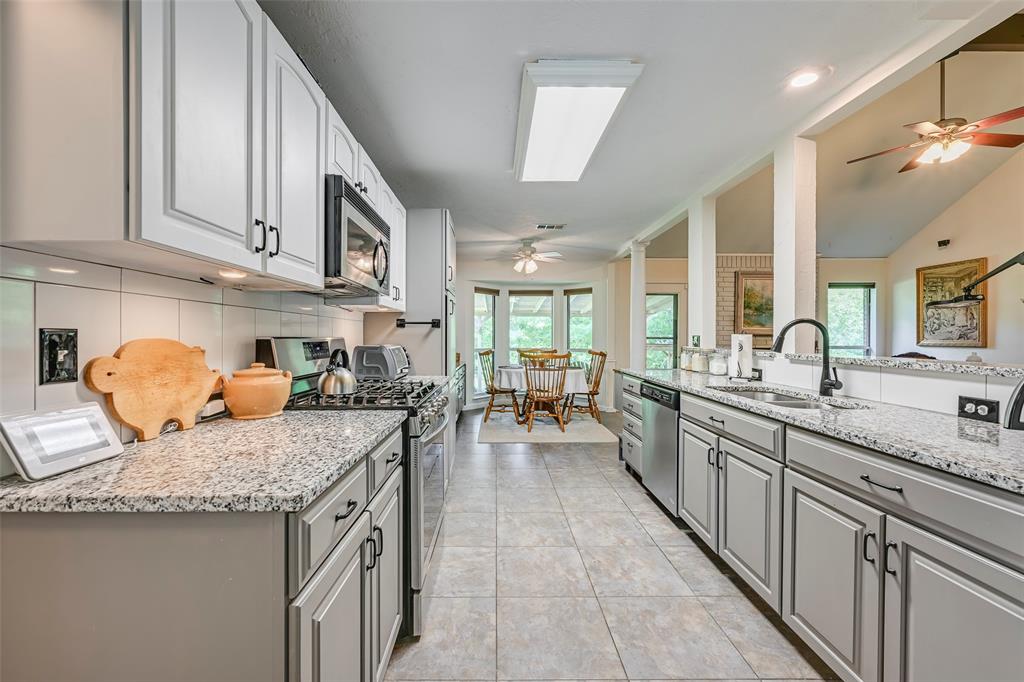 912 North Dove Road Grapevine, TX 76051 - Photo 7 of 28