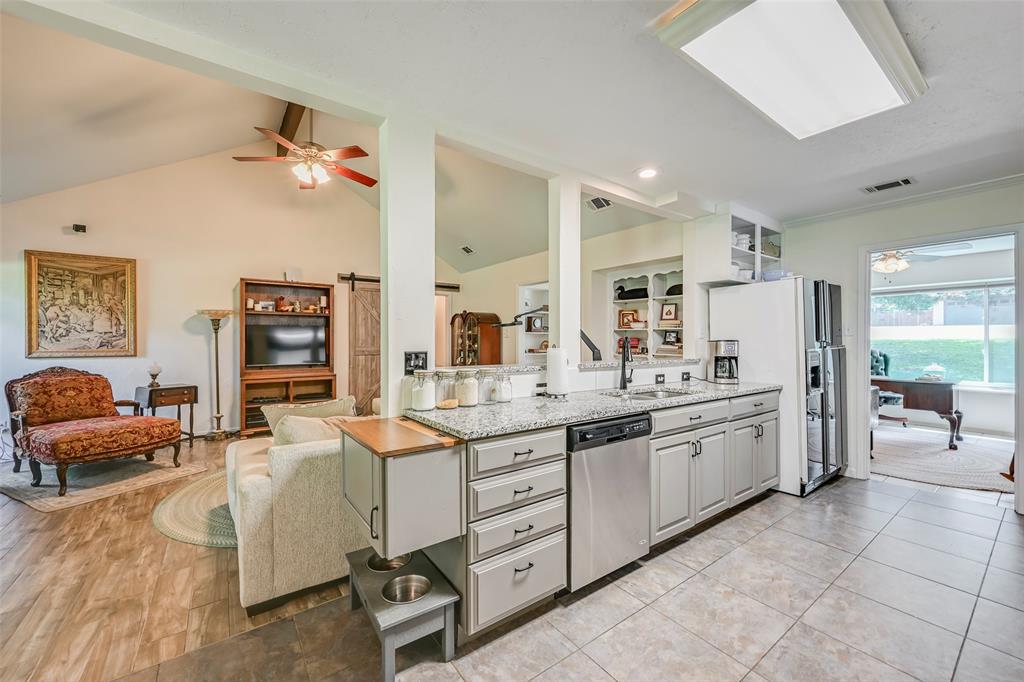 912 North Dove Road Grapevine, TX 76051 - Photo 9 of 28