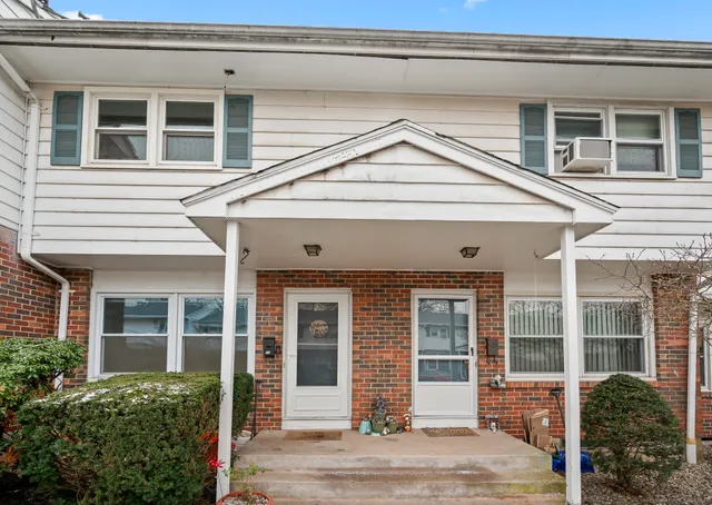 $149,000 | 16 Lawton Road, Unit 22, Manchester, CT 06040