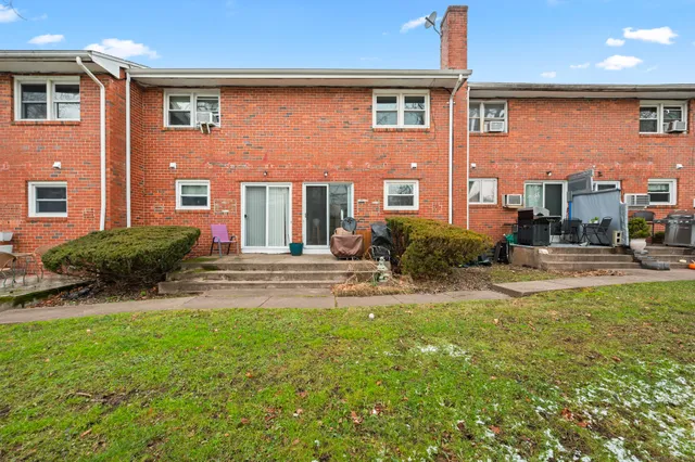 $149,000 | 16 Lawton Road, Unit 22, Manchester, CT 06040