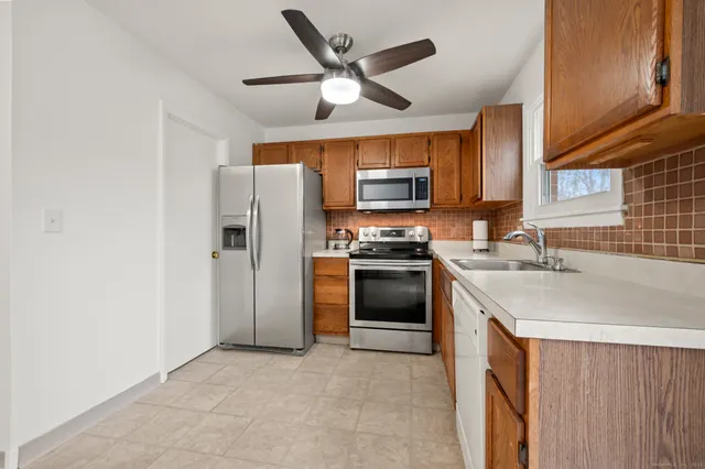 $149,000 | 16 Lawton Road, Unit 22, Manchester, CT 06040