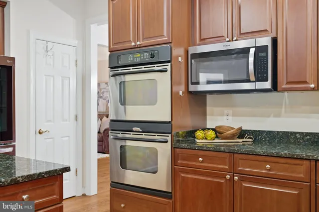 $1,150,000 | 14388 Waterford Woods Court, Leesburg, VA 20176