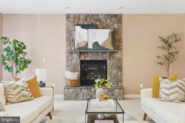 $1,150,000 | 14388 Waterford Woods Court, Leesburg, VA 20176