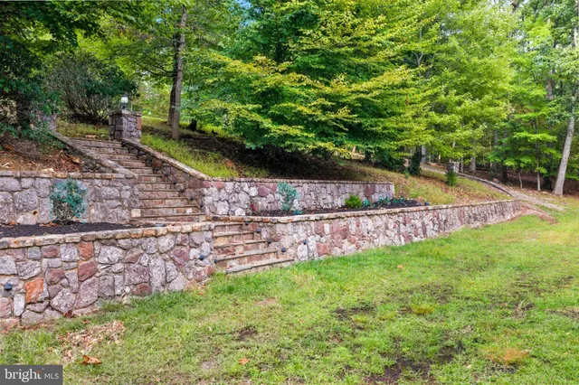 $1,150,000 | 14388 Waterford Woods Court, Leesburg, VA 20176