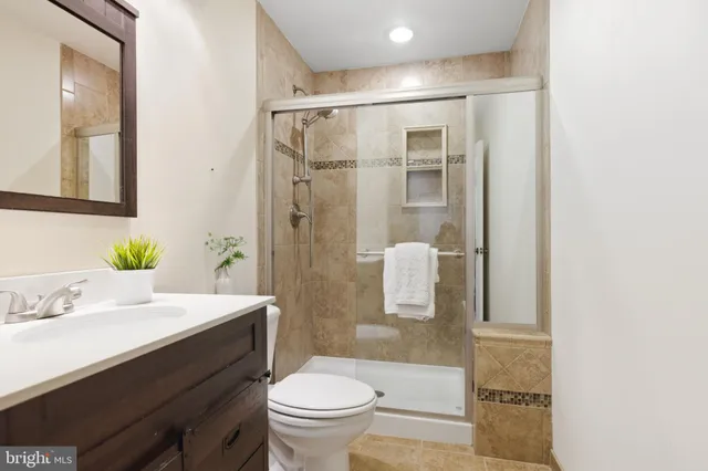 $1,140,000 | 14388 Waterford Woods Court, Leesburg, VA 20176