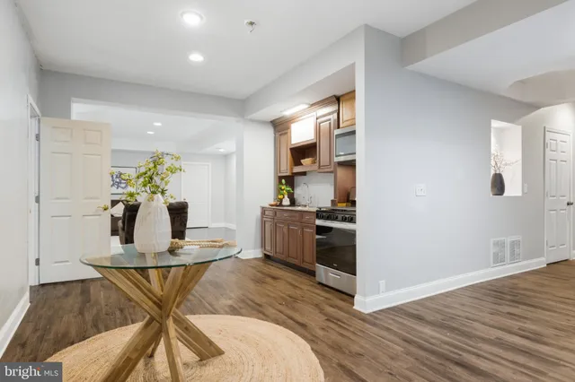 $1,150,000 | 14388 Waterford Woods Court, Leesburg, VA 20176