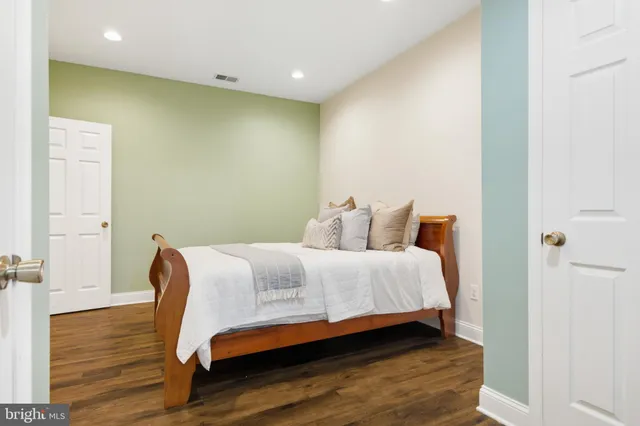 $1,150,000 | 14388 Waterford Woods Court, Leesburg, VA 20176