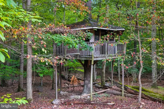 $1,150,000 | 14388 Waterford Woods Court, Leesburg, VA 20176