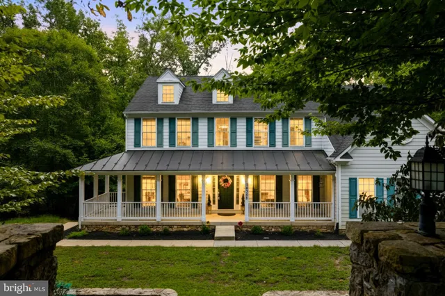 $1,150,000 | 14388 Waterford Woods Court, Leesburg, VA 20176