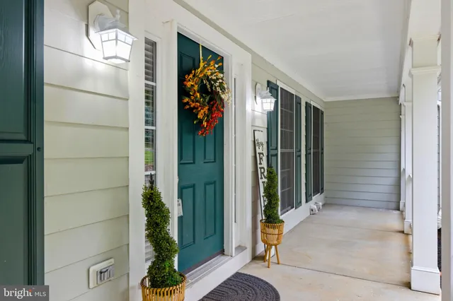 $1,140,000 | 14388 Waterford Woods Court, Leesburg, VA 20176