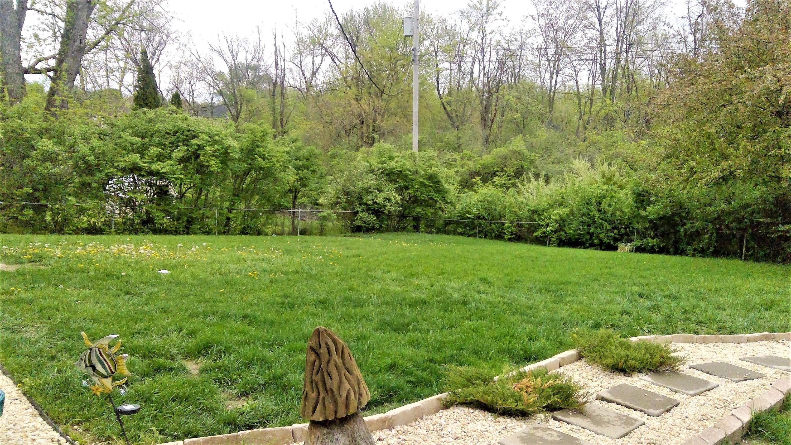2328 Derr Road Springfield, OH 45503 - Photo 3 of 32 WIN_20220507_15_01_56_Pro (2)