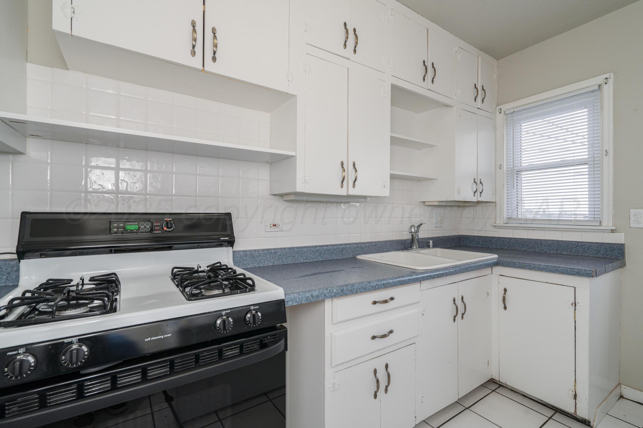 426 Arch Terrace Amarillo, TX 79106 - Photo 12 of 25 426 Arch Terrace-16