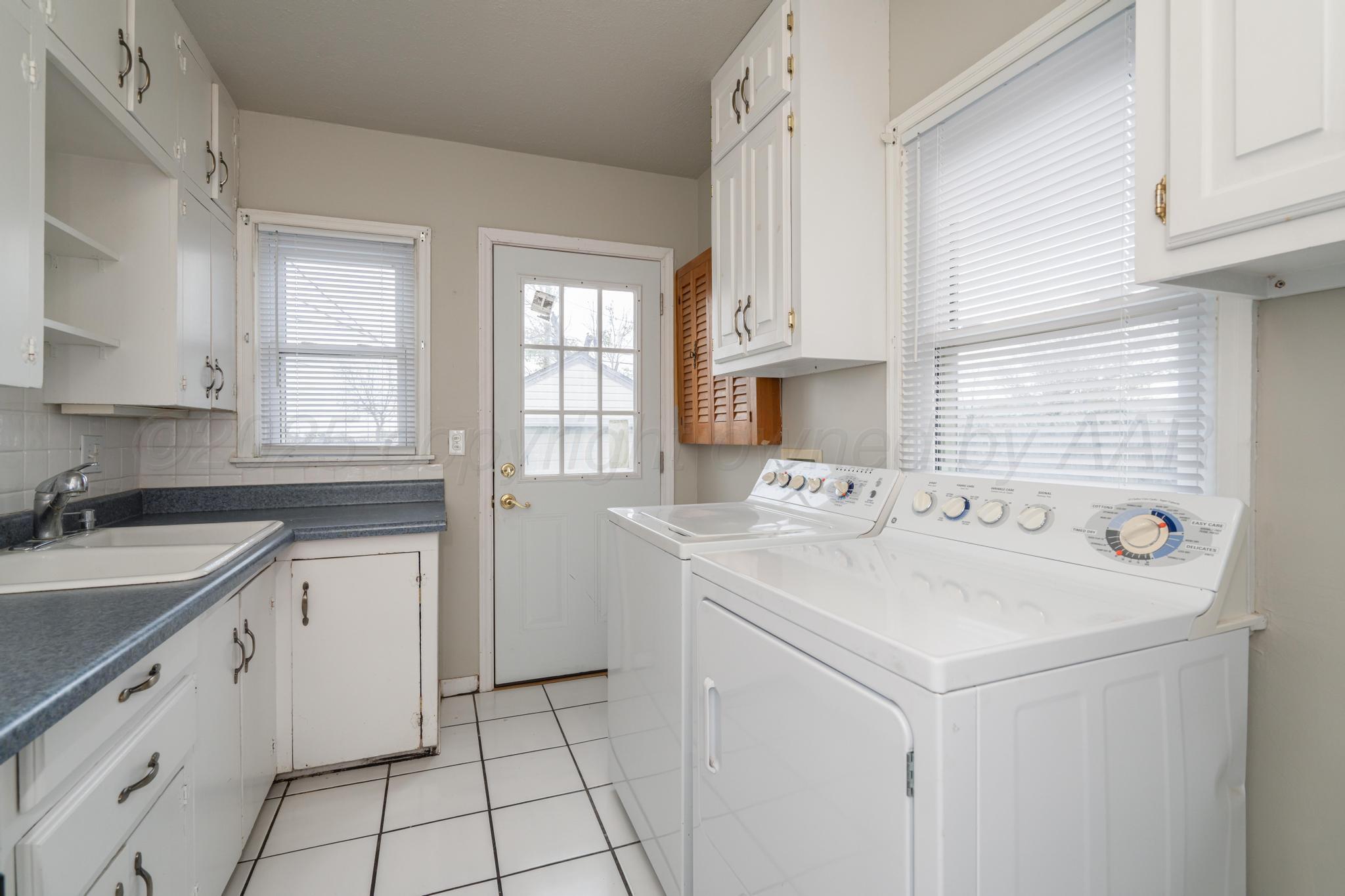 426 Arch Terrace Amarillo, TX 79106 - Photo 9 of 25 426 Arch Terrace-15