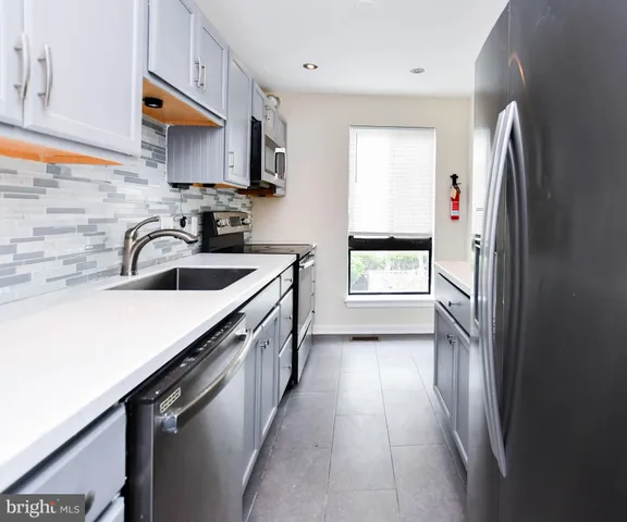 $2,800 | 49 Hawthorne Court Northeast, Washington, DC 20017