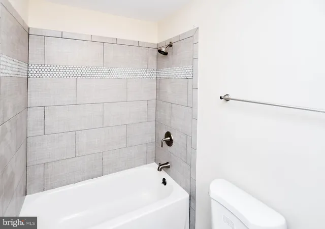 $2,800 | 49 Hawthorne Court Northeast, Washington, DC 20017