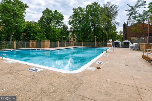 $2,800 | 49 Hawthorne Court Northeast, Washington, DC 20017