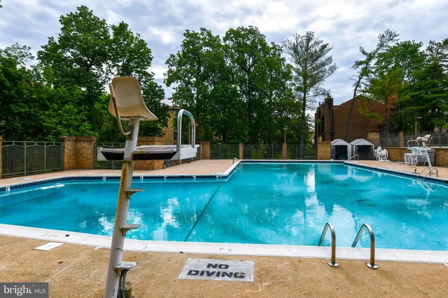 $2,800 | 49 Hawthorne Court Northeast, Washington, DC 20017