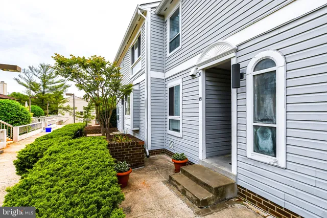 $2,800 | 49 Hawthorne Court Northeast, Washington, DC 20017