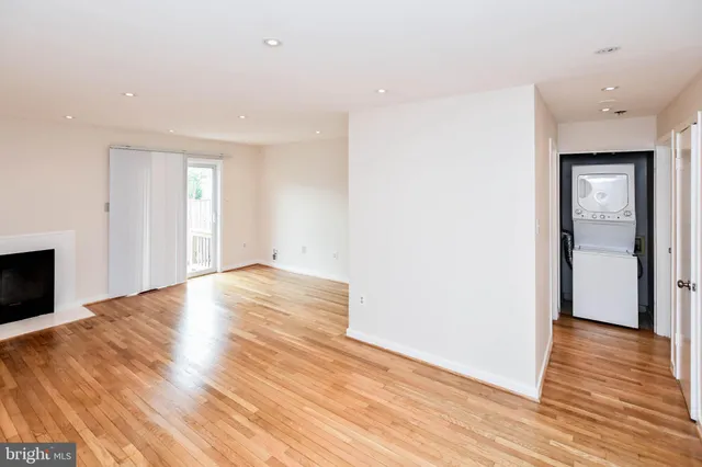 $2,800 | 49 Hawthorne Court Northeast, Washington, DC 20017