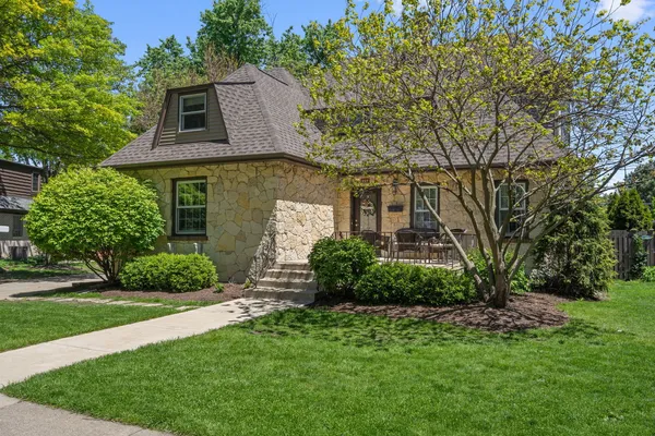 $799,000 | 397 Holly Avenue, Elmhurst, IL 60126