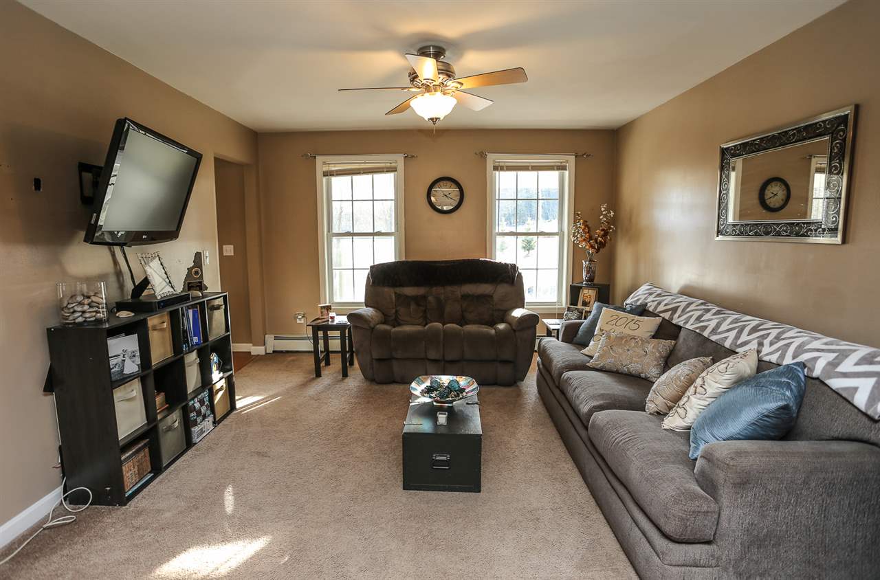 246 Beard Road New Boston, NH 03070 - Photo 5 of 33