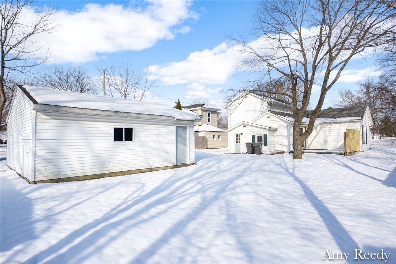 418 Elm Street Lowell, MI 49331 - Photo 6 of 33