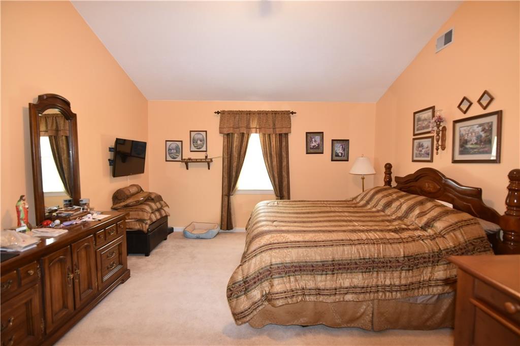 4405 River Road Columbus, IN 47203 - Photo 7 of 17