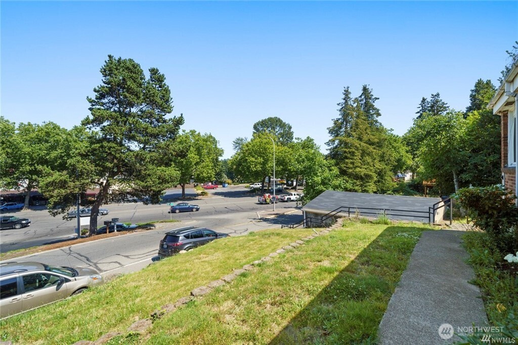 125 Hayes Place Southwest, Unit 1 & 2 Renton, WA 98057 - Photo 5 of 19 Gallery Image 5