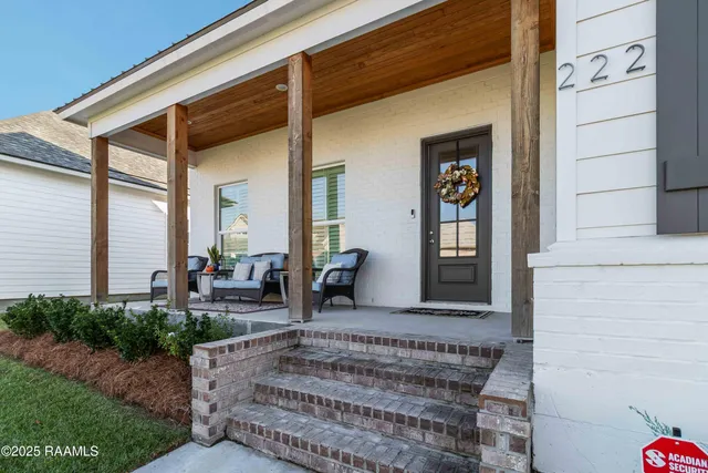 $415,000 | 222 Trail Pointe Drive, Scott, LA 70583